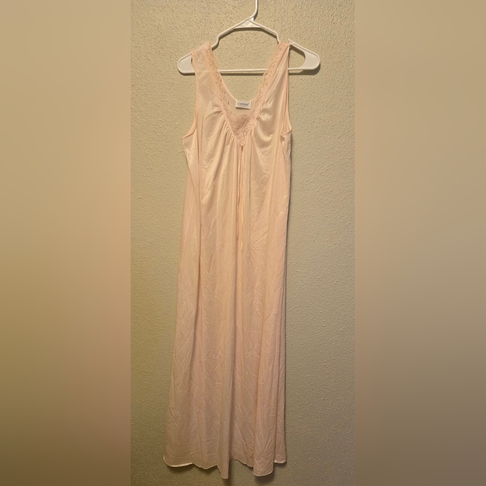 LORRAINE Pink Vintage Nightgown late 1970s Medium